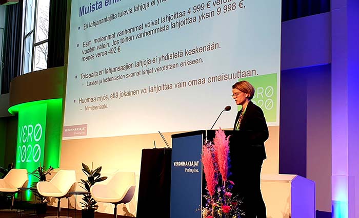 Kumpikin vanhemmista voi erikseen lahjoittaa kolmen vuoden välein 4 999 euroa kullekin lapselle ilman lahjaveroja, vinkkaa Kati Malinen Vero2020-verkkoseminaarissa.